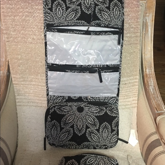 Vera Bradley hanging travel organizer - Picture 1 of 3